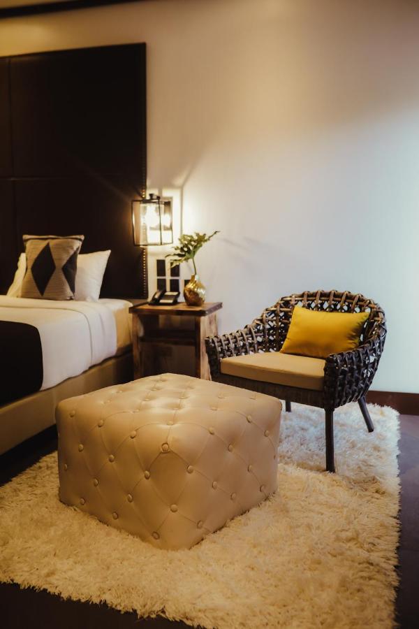 Davao City The Bourke Hotel מראה חיצוני תמונה