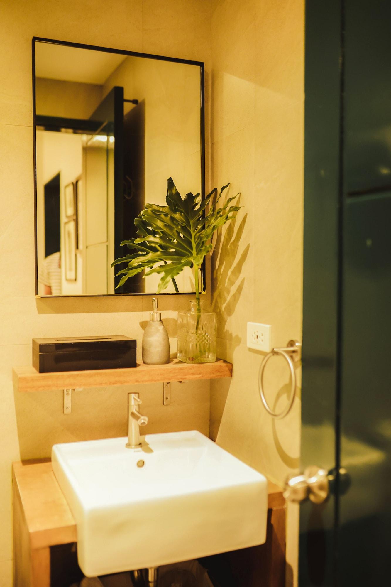 Davao City The Bourke Hotel מראה חיצוני תמונה